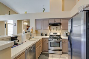 Fridge, microwave, stovetop, dishwasher