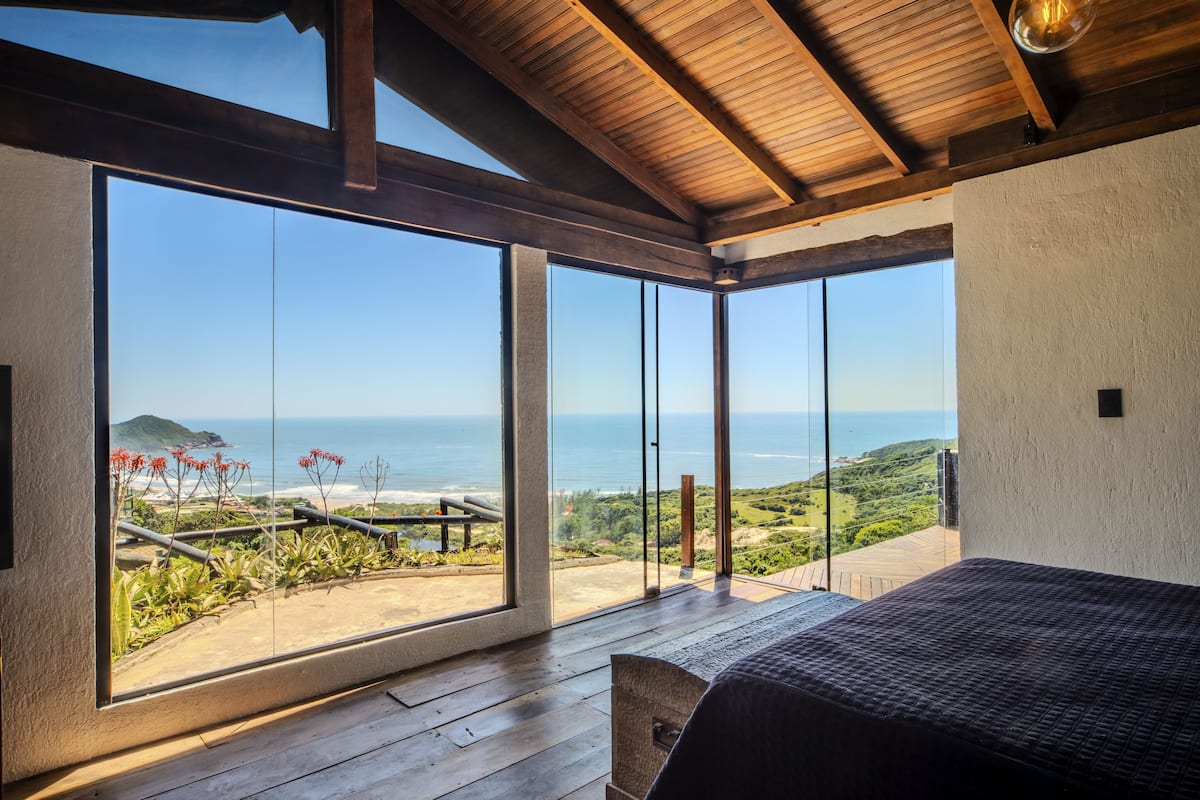 Exclusive Studio Suite, 1 Double Bed, Jetted Tub, Sea View | 1 bedroom, minibar, in-room safe, individually furnished