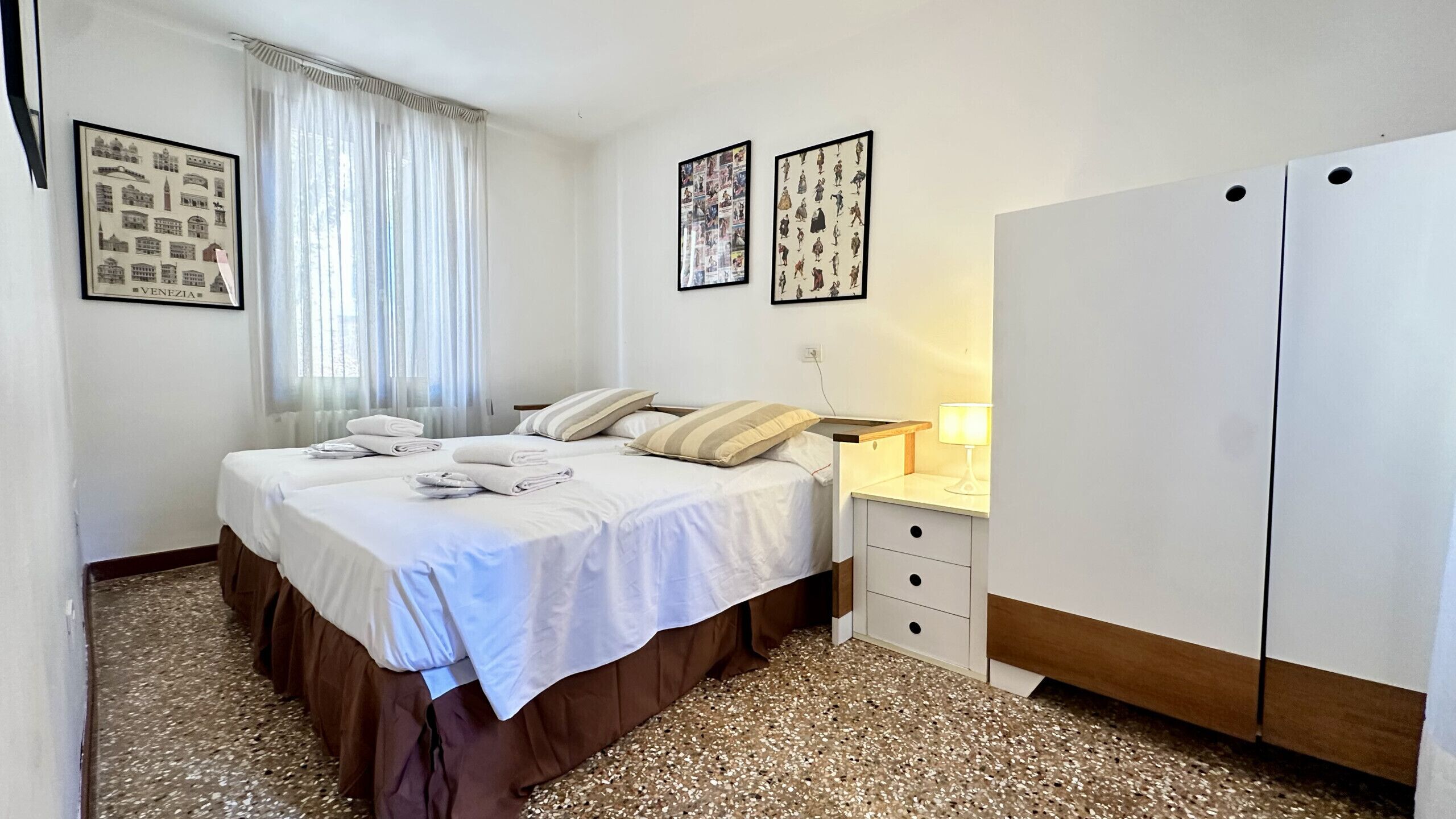 2 bedrooms, iron/ironing board, free WiFi, bed sheets