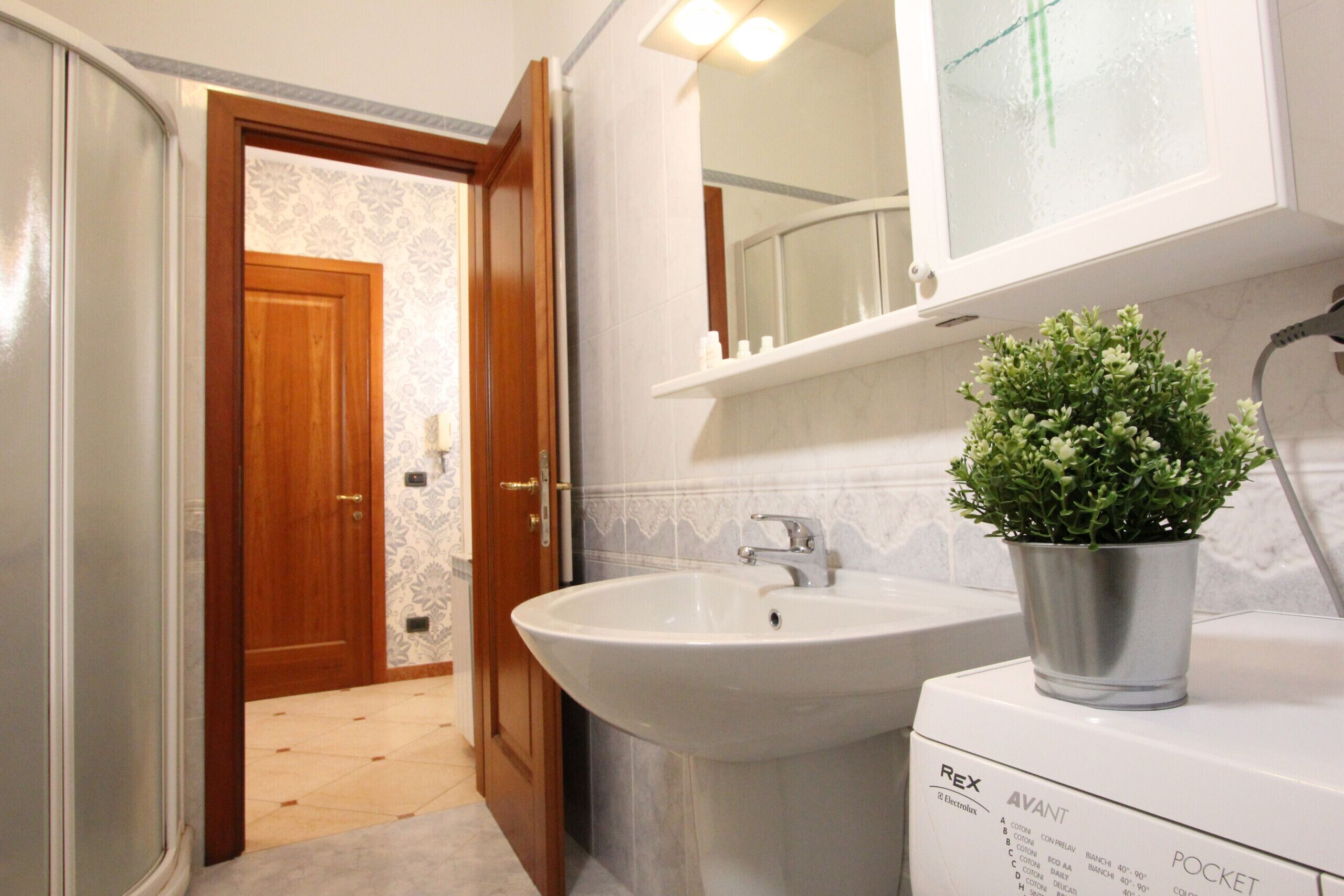 Dusche, Haartrockner, Bidet, Handtücher