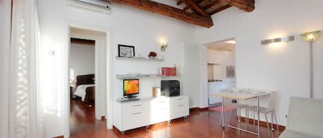 1 habitación, tabla de planchar con plancha y wifi gratis