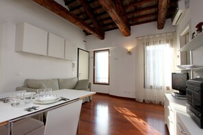 TV - Apartment Crystal (200m from Rialto´s Bridge) (Venecia)