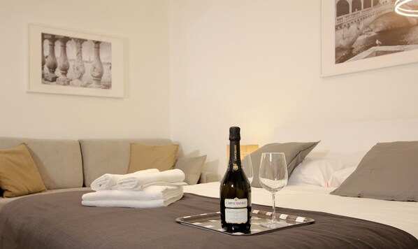 4 chambres, fer et planche à repasser, Wi-Fi gratuit, draps fournis