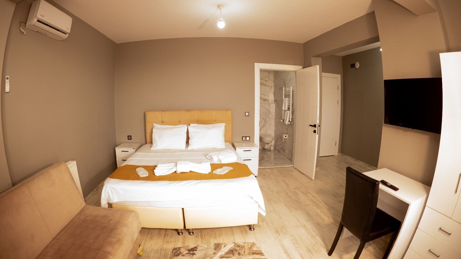 Soundproofing, free WiFi