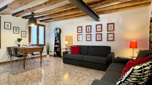 TV - San Giovanni (Venice Historical Centre) (Venecia)