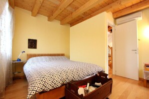 1 camera, ferro/asse da stiro, Wi-Fi gratuito, lenzuola