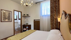 4 bedrooms, iron/ironing board, free WiFi, bed sheets - Grand Canal Panorama (Venecia)