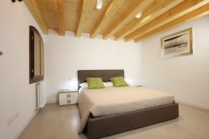 1 chambre, fer et planche Ă repasser, Wi-Fi gratuit, draps fournis