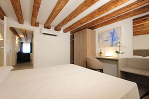 4 quartos, ferros/tábuas de passar roupa, Wi-Fi de cortesia