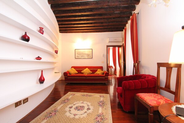 Interior - Apt. Ca´ Capitello (250 m from St. Mark´s Square) (Venecia)
