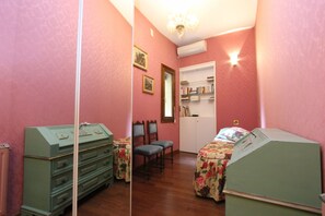 2 Schlafzimmer, Bügeleisen/Bügelbrett, kostenloses WLAN