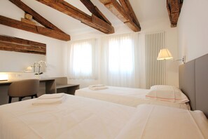 1 bedroom, iron/ironing board, free WiFi - Apt. Longhi (Residence Artisti) (Venecia)