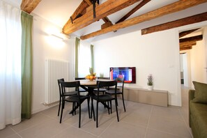 Dining - Apt. Longhi (Residence Artisti) (Venecia)