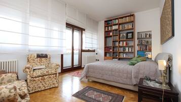 3 chambres, fer et planche à repasser, Wi-Fi gratuit, draps fournis