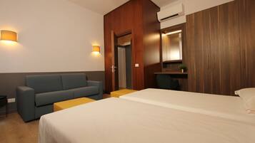 2 dormitorios, tabla de planchar con plancha, wifi gratis