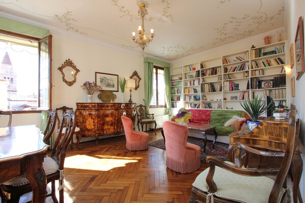 Interior - Gherardini Canal View (500m from Rialto´s Bridge) (Venecia)