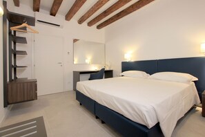 1 bedroom, iron/ironing board, free WiFi, bed sheets - Neon Art (Residence Modern Art) (Venecia)