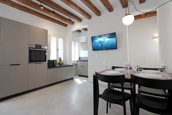 Dining - Neon Art (Residence Modern Art) (Venecia)