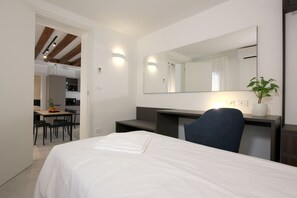 1 chambre, fer et planche à repasser, Wi-Fi gratuit, draps fournis