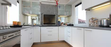 Fridge, microwave, oven, dishwasher