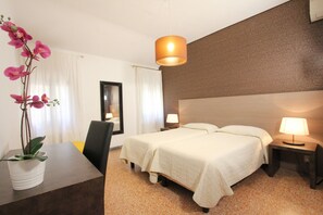 2 chambres, fer et planche à repasser, Wi-Fi gratuit, draps fournis