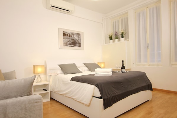 2 bedrooms, iron/ironing board, free WiFi