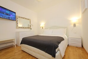 2 bedrooms, iron/ironing board, free WiFi