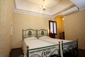 2 habitaciones, tabla de planchar con plancha y wifi gratis 