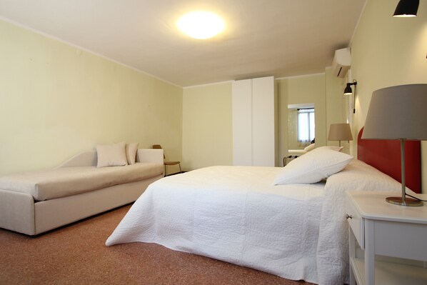 2 Schlafzimmer, Bügeleisen/Bügelbrett, kostenloses WLAN, Bettwäsche