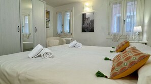 3 bedrooms, iron/ironing board, free WiFi, bed sheets