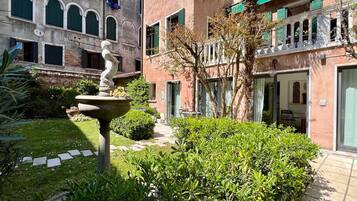 DĂ©tail de lâextĂ©rieur