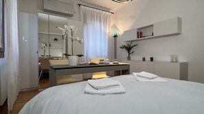 1 bedroom, iron/ironing board, free WiFi, bed sheets