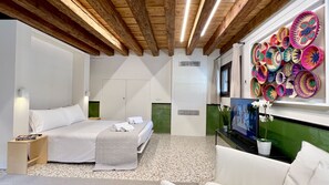 1 habitación, tabla de planchar con plancha, wifi gratis y ropa de cama