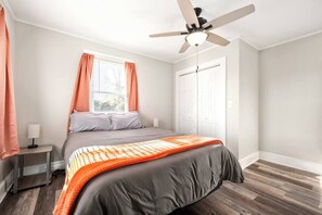 2 bedrooms, iron/ironing board, WiFi, bed sheets