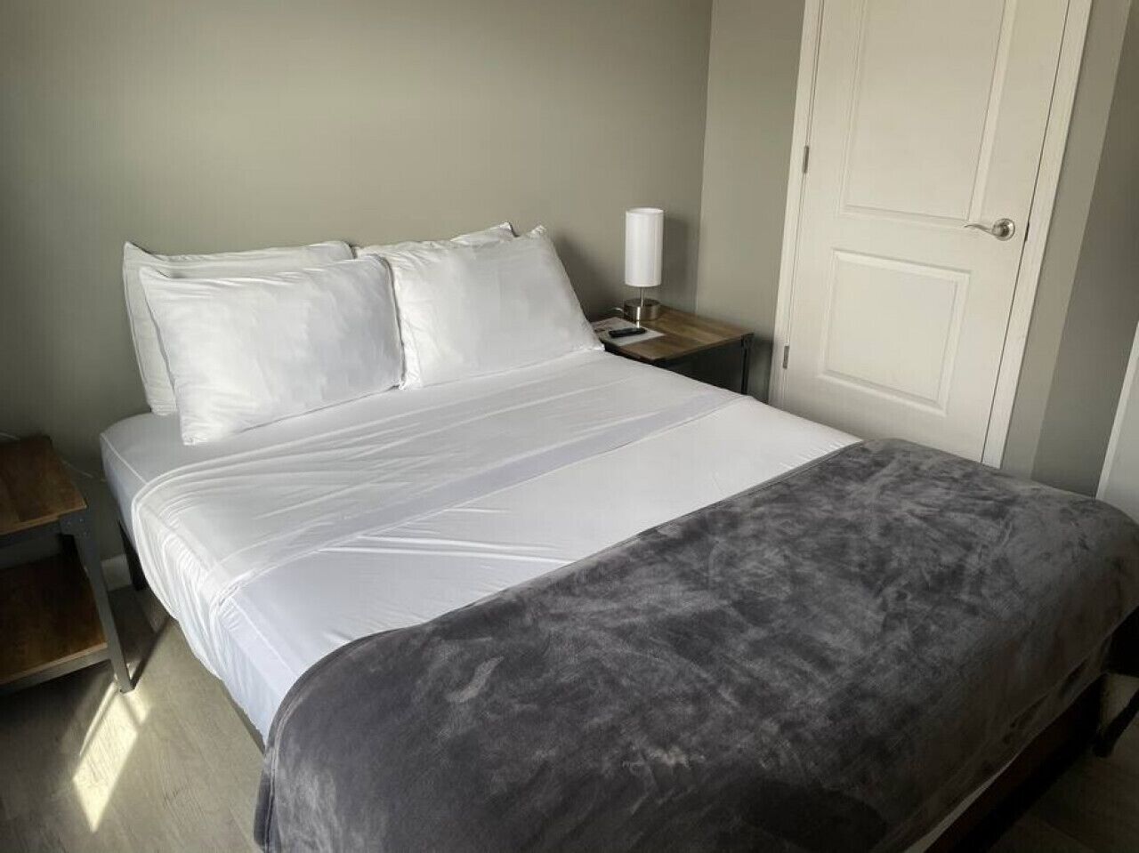 3 bedrooms, desk, iron/ironing board, WiFi
