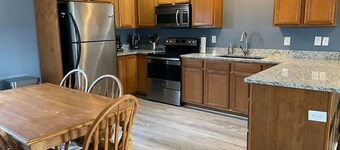 Luxury Townhome #1  - Remodeled Feb 2021