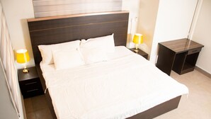 Standard Double Room | Desk, blackout drapes, soundproofing, iron/ironing board (on request) - El- King Home Lodge (Aburi)