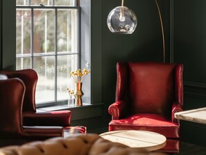 Coin salon dans le hall