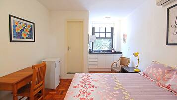 Wi-Fi de cortesia, roupa de cama