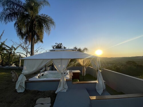 Jacuzzi 40 Graus, com Vista Para o Vale!