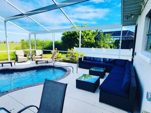 Terrace/patio - Stunning 3-Bedroom Golf-Front Pool Villa with Scenic Views, 2 Living Rooms (Rotonda West)