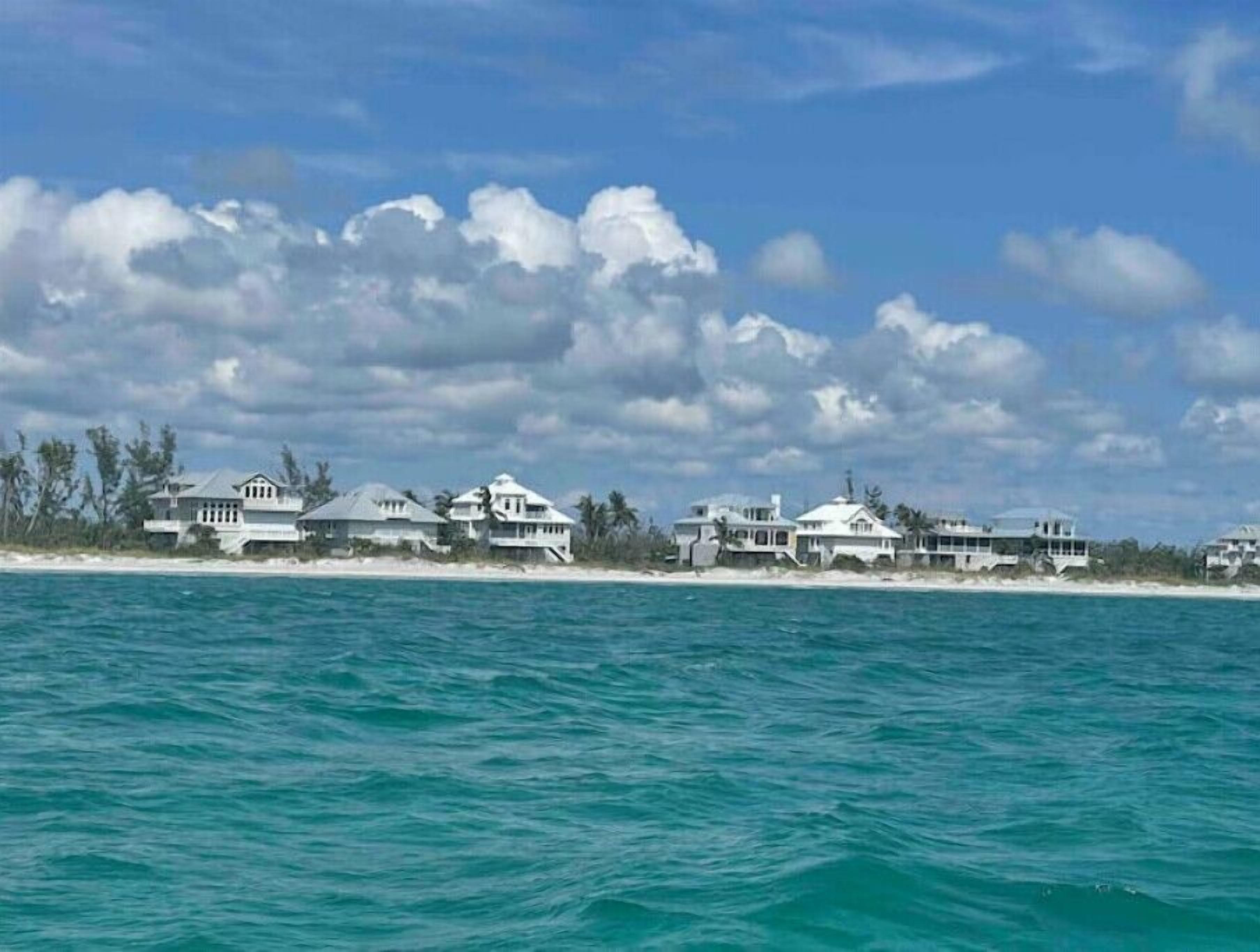 Beach nearby, sun-loungers, beach towels