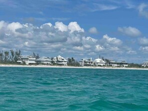 Beach nearby, sun loungers, beach towels