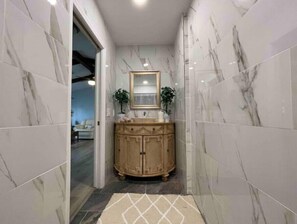 Interior - Stunning 3-Bedroom Golf-Front Pool Villa with Scenic Views, 2 Living Rooms (Rotonda West)