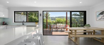 Room for all, fireplace and walk to beach