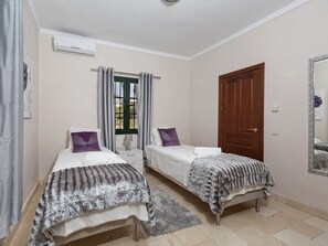12 bedrooms, iron/ironing board, free WiFi, bed sheets