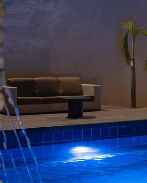 3 outdoor pools, open 8:00 AM to 10:00 PM, pool loungers - Hotel Nikché Mérida (Mérida)