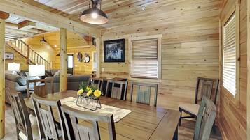 House (5 Bedrooms) | Property amenity