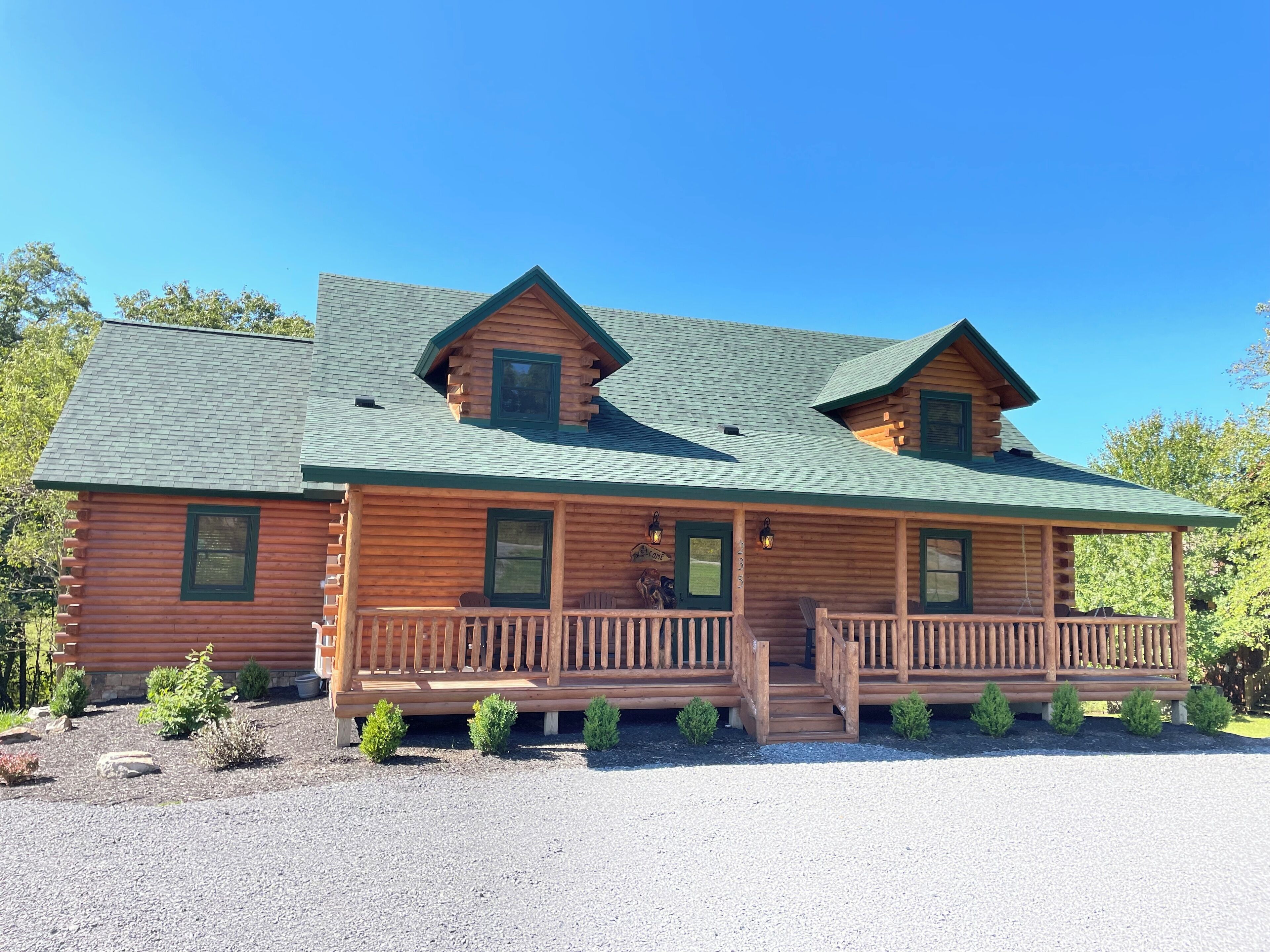 House (5 Bedrooms) | Front of property