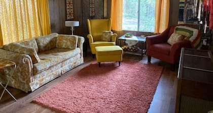 70s Retro Lounge